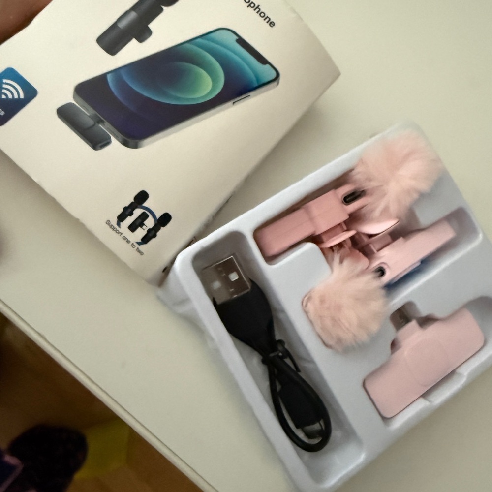 Pink Wireless Microphone Set - Picture 2 of 2